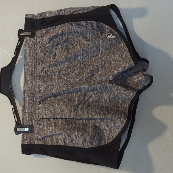 PINK VICTORIA SECRET SHORTS - Picture 1 of 8